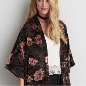 American Eagle Black Floral Velvet Burnout Kimono Cardigan Whimsigoth Size XS/S